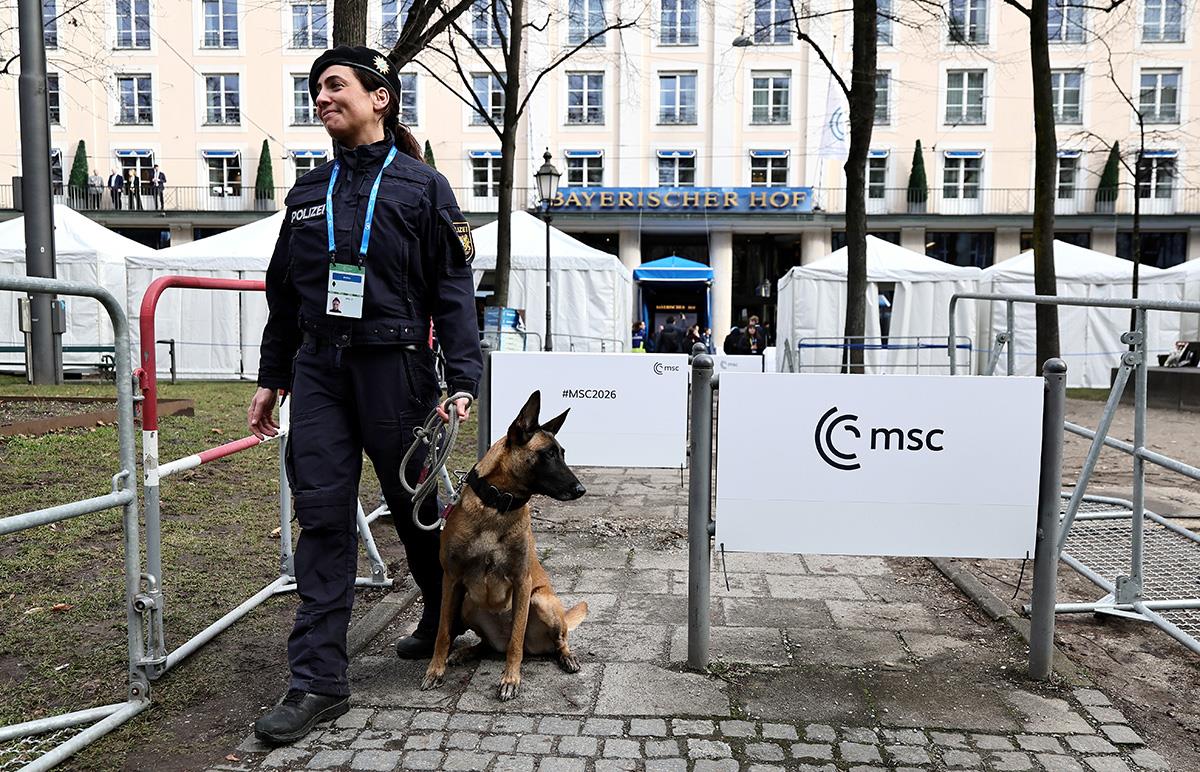 Nemaka bezbednosna konferencija (11).jpg