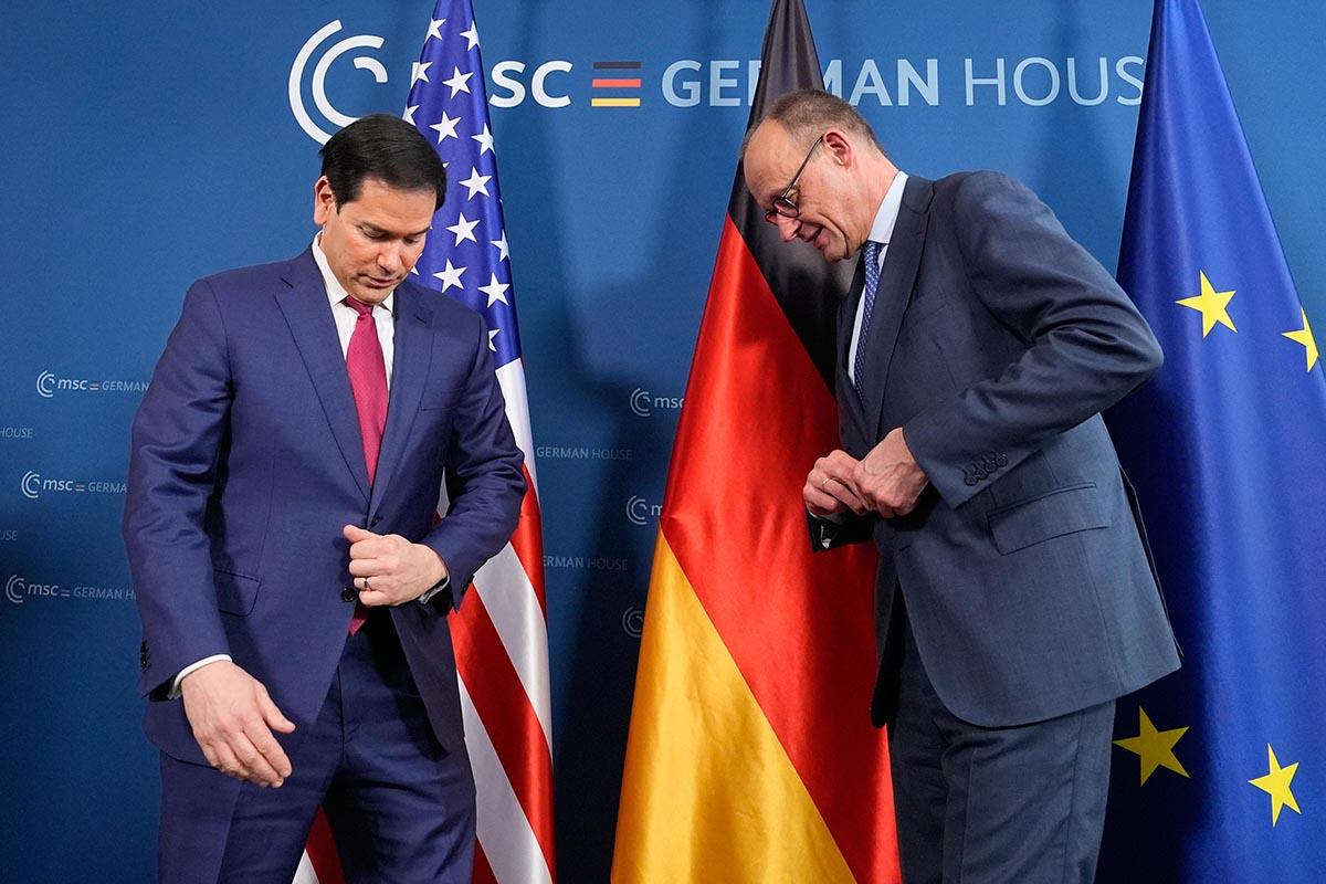 xxx AP Alex Brandon.jpg