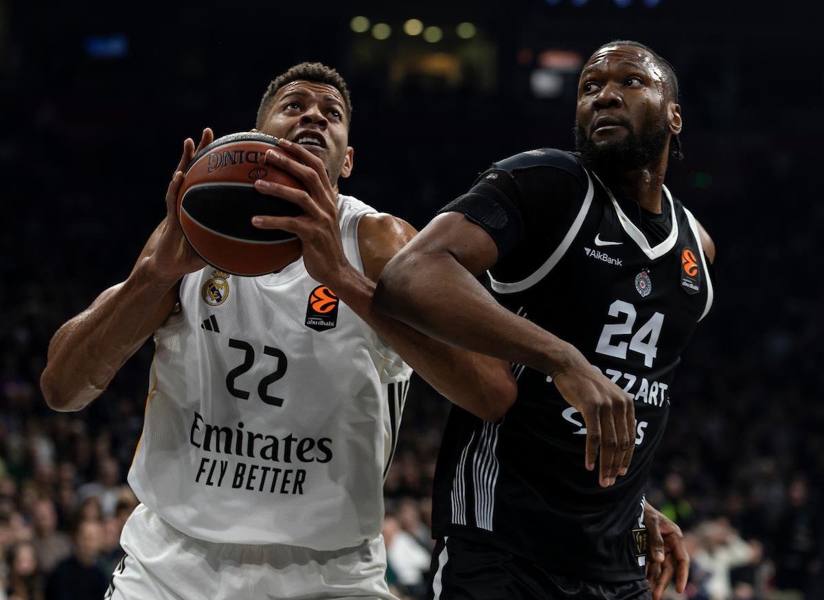 Valter Tavares i Bruno Fernando na meču Partizan Real