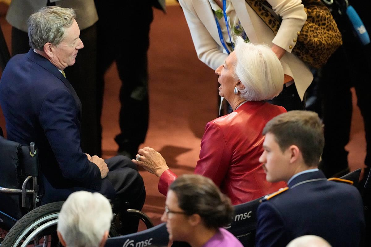 xxx03 AP Alex Brandon.jpg