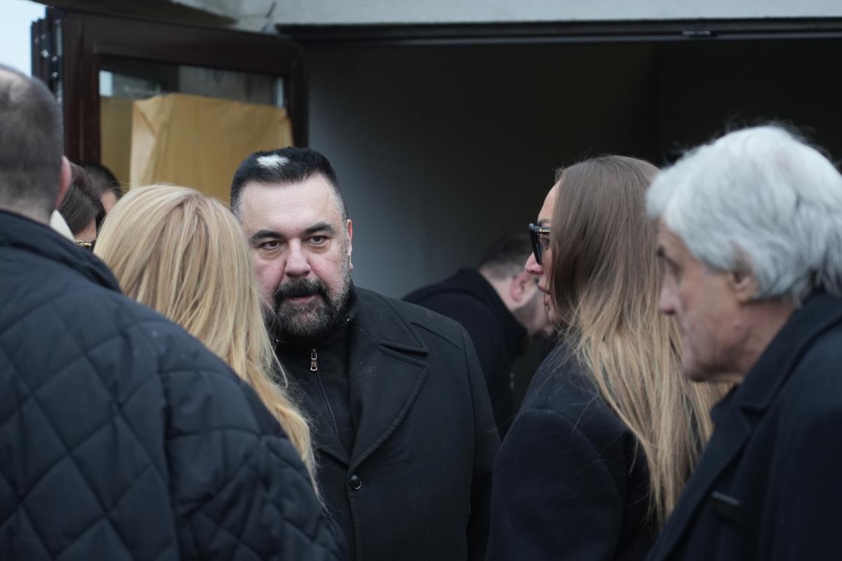 Ceca Šarić na sahrani majke Goge Sekulić