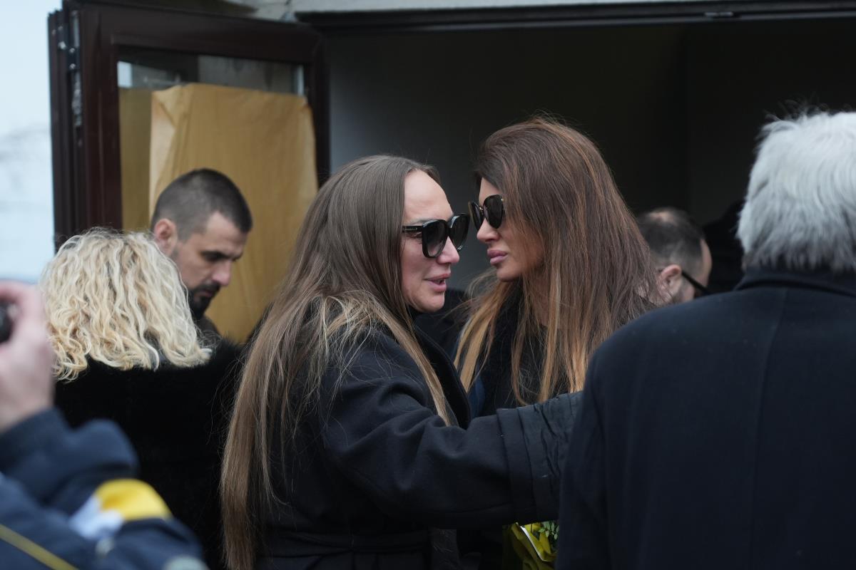 Ceca Šarić na sahrani majke Goge Sekulić