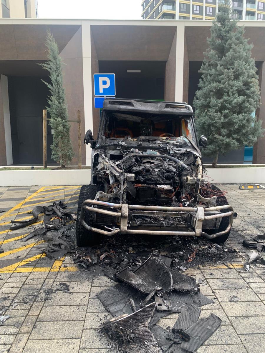 Baka Prase zapaljen automobil