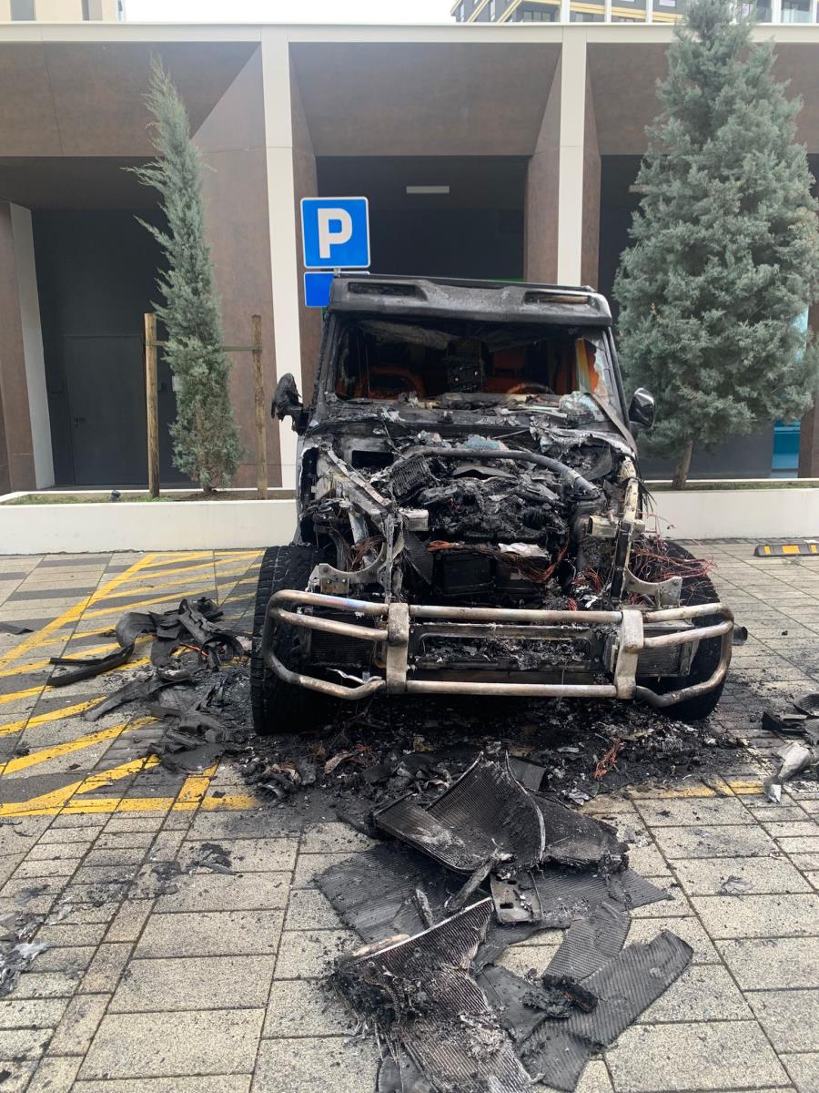 Baka Prase zapaljen automobil