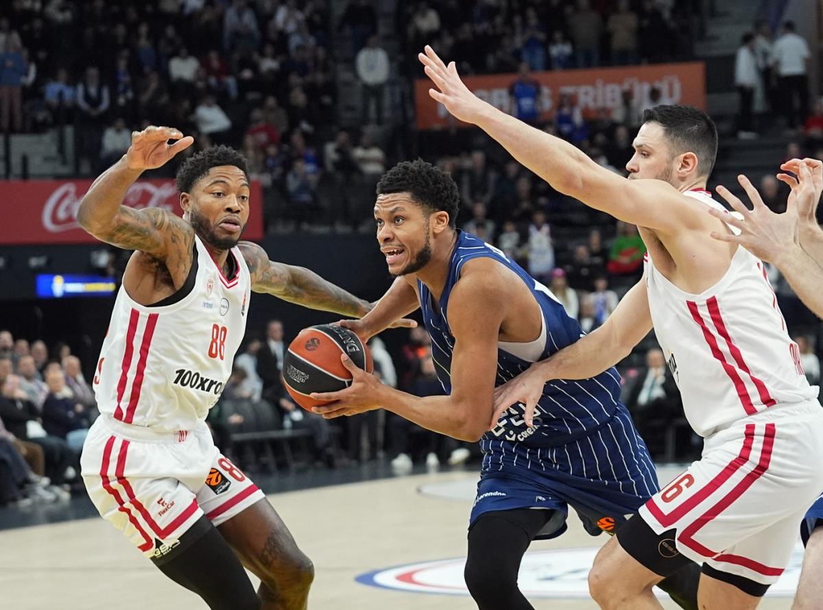 Tajrik Džons u dresu Olimpijakosa