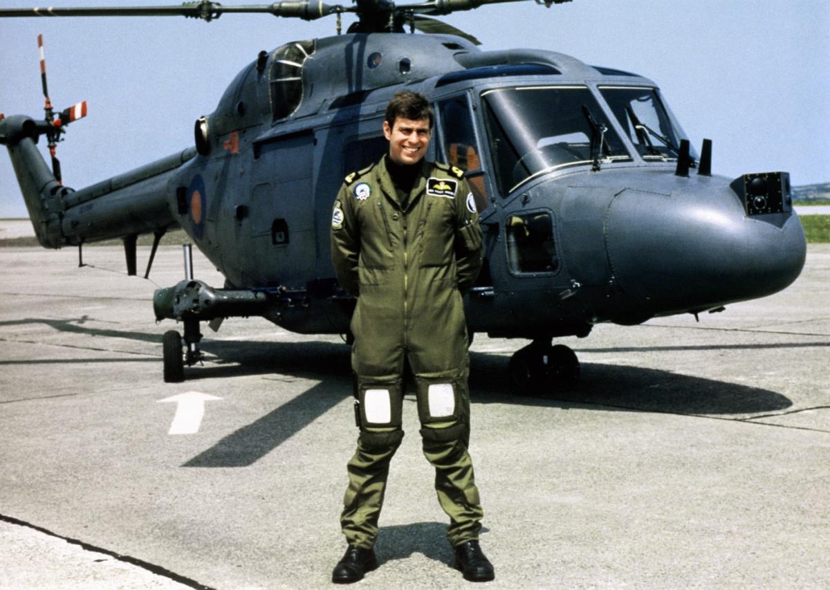 princ Endrju je odlikovan kao heroj Foklandskog rata