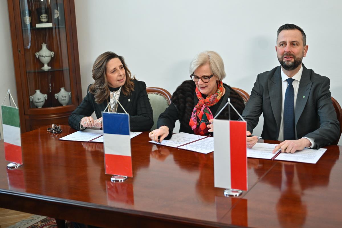 x03 EPA Art Service.jpg