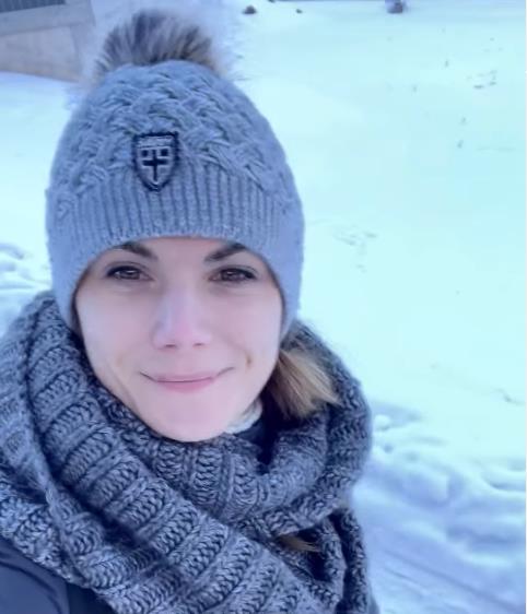 Maja Novak, stjuardesa na jahti, na skijanju