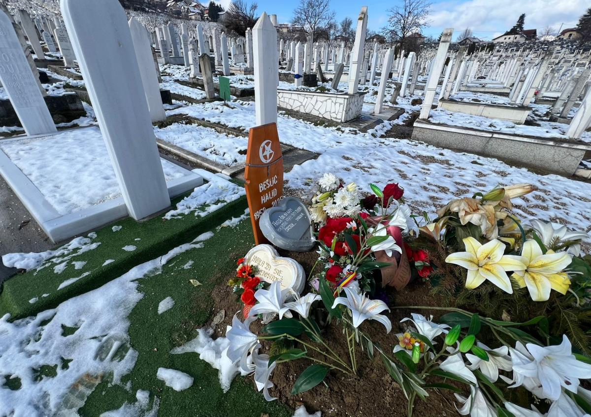 Halid Bešlić Groblje (1).jpeg