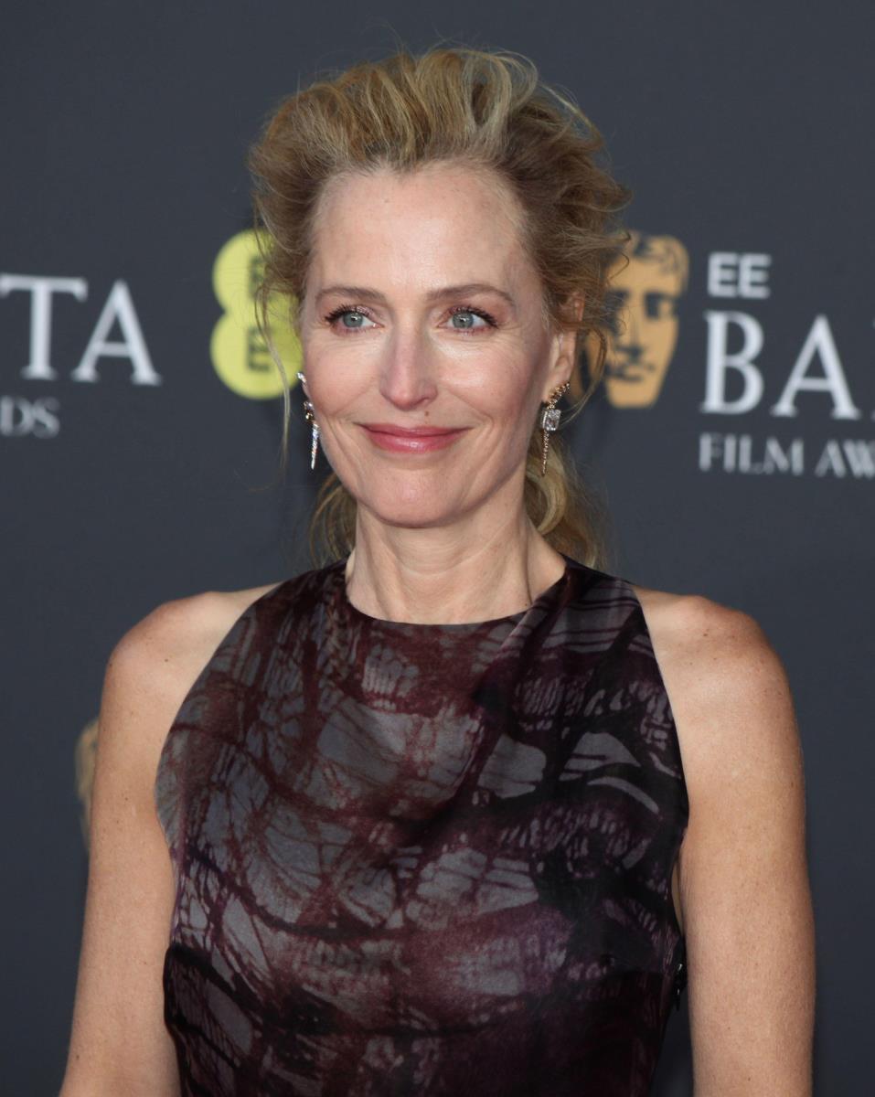 Džilijen Anderson u haljini Roksande Ilinčić na BAFTA nagradama