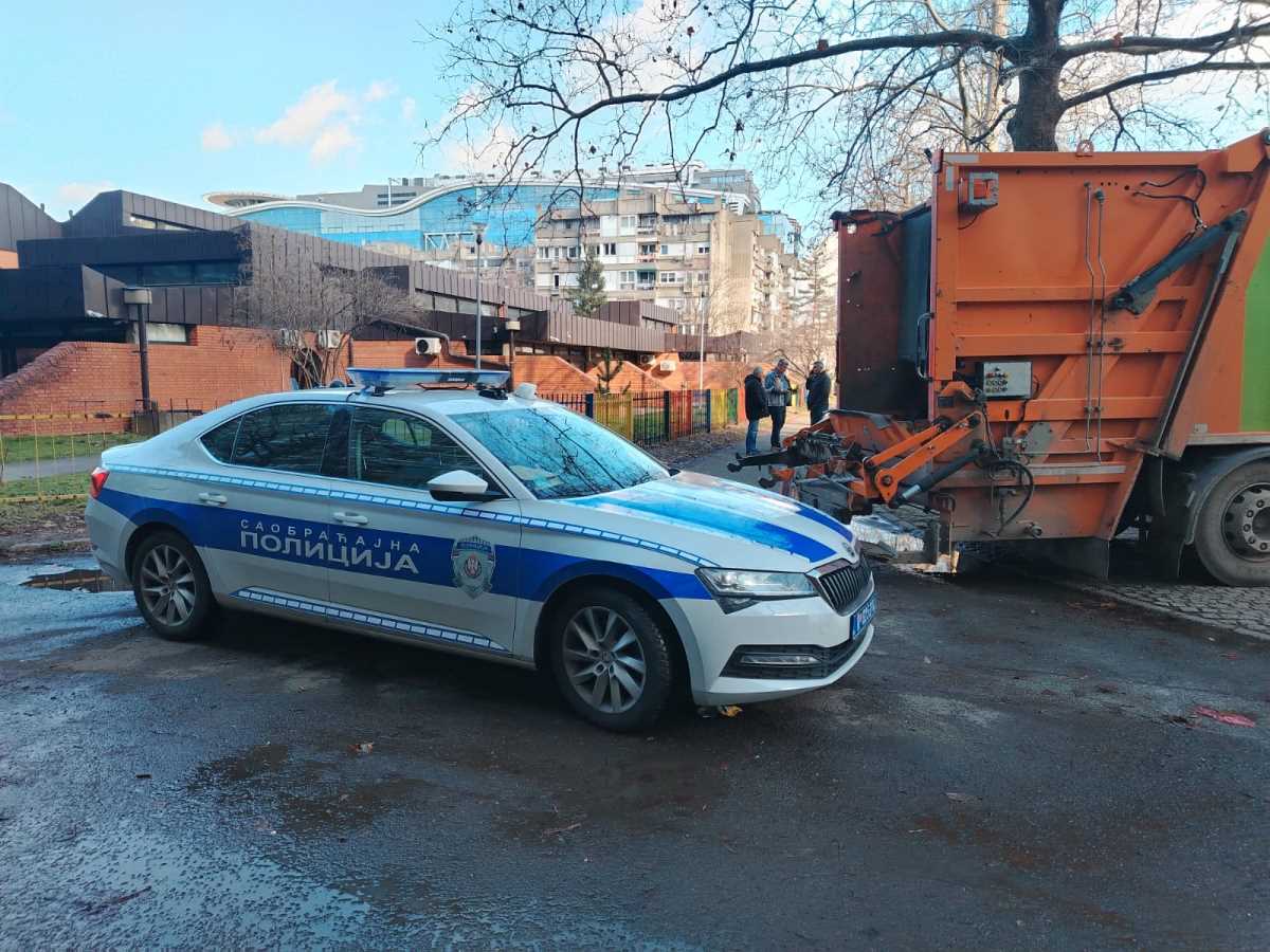 Smećarac pregazio ženu (6).jpeg