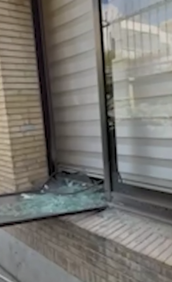Ambasada Srbije Teheran Iran oštećena u napadu (5).png