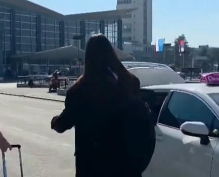 Nikolija Jovanović bez trunke šminke