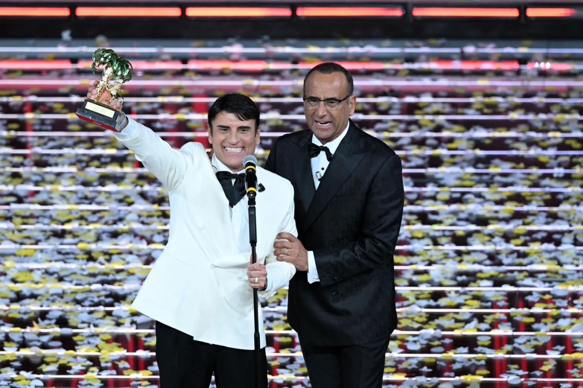 Sal Da Vinči slavi pobedu na Festivalu di Sanremo sa pesmom Per Sempre Sì
