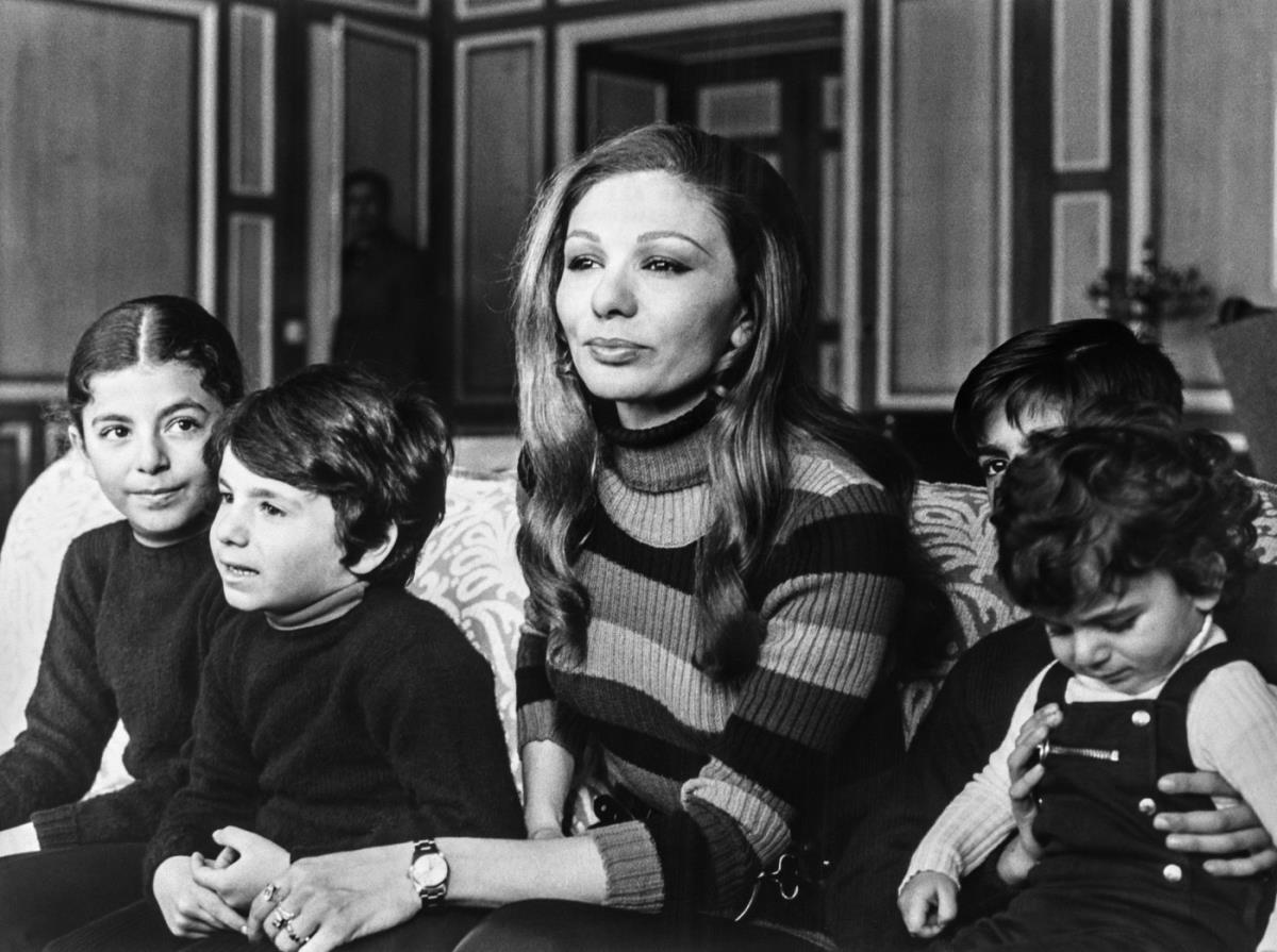 Fara Pahlavi sa decom