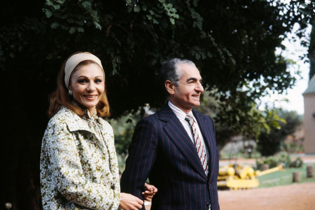 Fara Pahlavi, Mohamed Reza Pahlavi