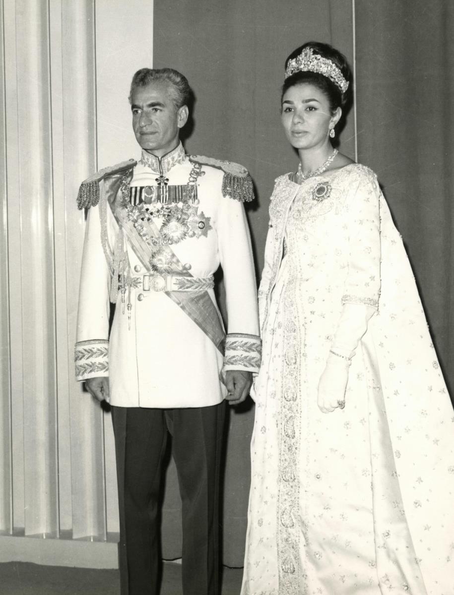 Fara Pahlavi, Mohamed Reza Pahlavi - venčanje