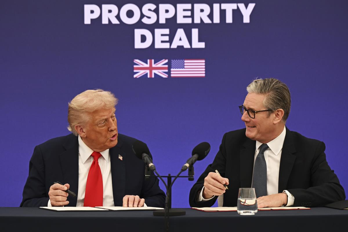 x03 AP Leon Neal.jpg