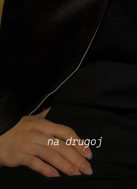 Luka Anđelković iz grupe Lavina ima na jednoj ruci dugačke nokte zbog gitare