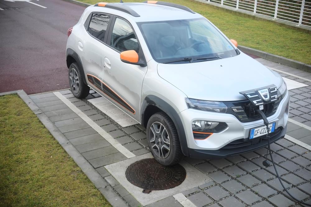 Dacia Spring (3).jpg