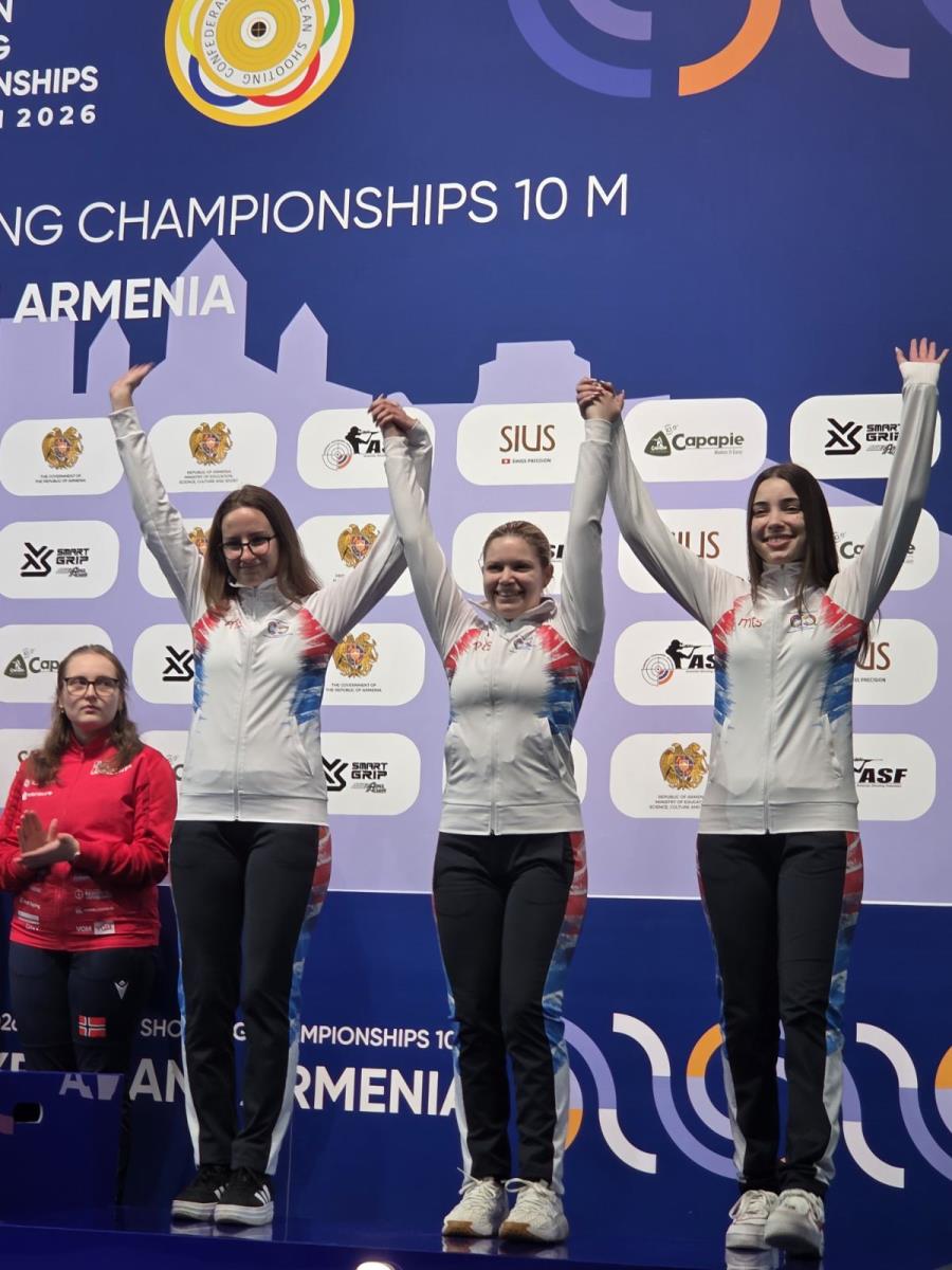 Srbija_bronza_puska_zene (1).jpg