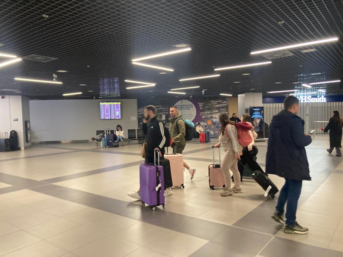 Putnici iz Dubaija sleteli u Beograd