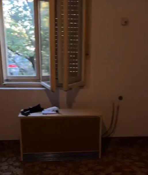 Ruskinja Anja renovira spavaću sobu u Somboru