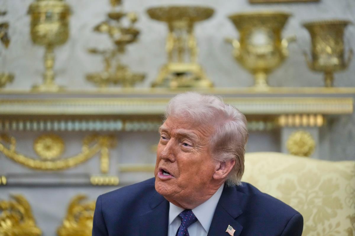 x01 AP Mark Schiefelbein.jpg