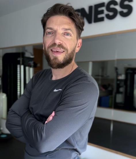 Predrag Damnjanović pozira u prirodi posle fizičke transformacije (5).PNG