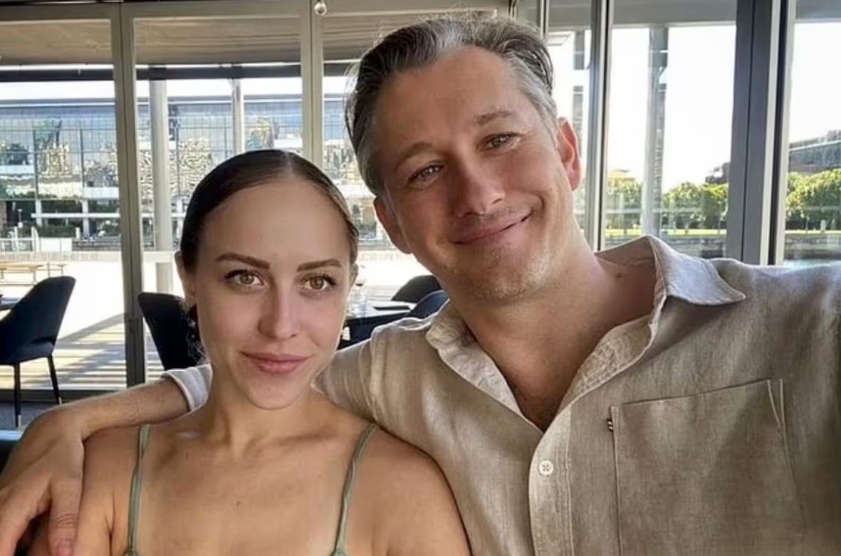 Svingerka Džes sa partnerom