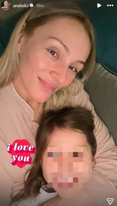 EVO KO LUNI I MARKU ČUVA DECU DOK SU ZAROBLJENI NA MALDIVIMA! Još nisu u Srbiji zbog haosa na Bliskom istoku, osvanula slika iz njihovog stana