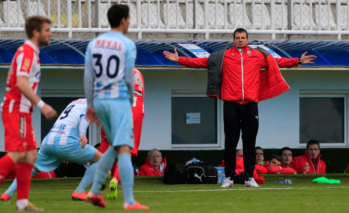 Nenad Lalatović na utakmici između Novog Pazara i Crvene zvezde (2:1) odigranoj 2015.
