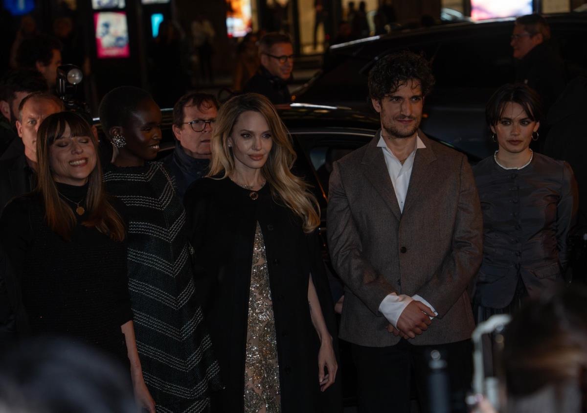 Anđelina Džoli i francuski glumac Luj Garel na crvenom tepihu