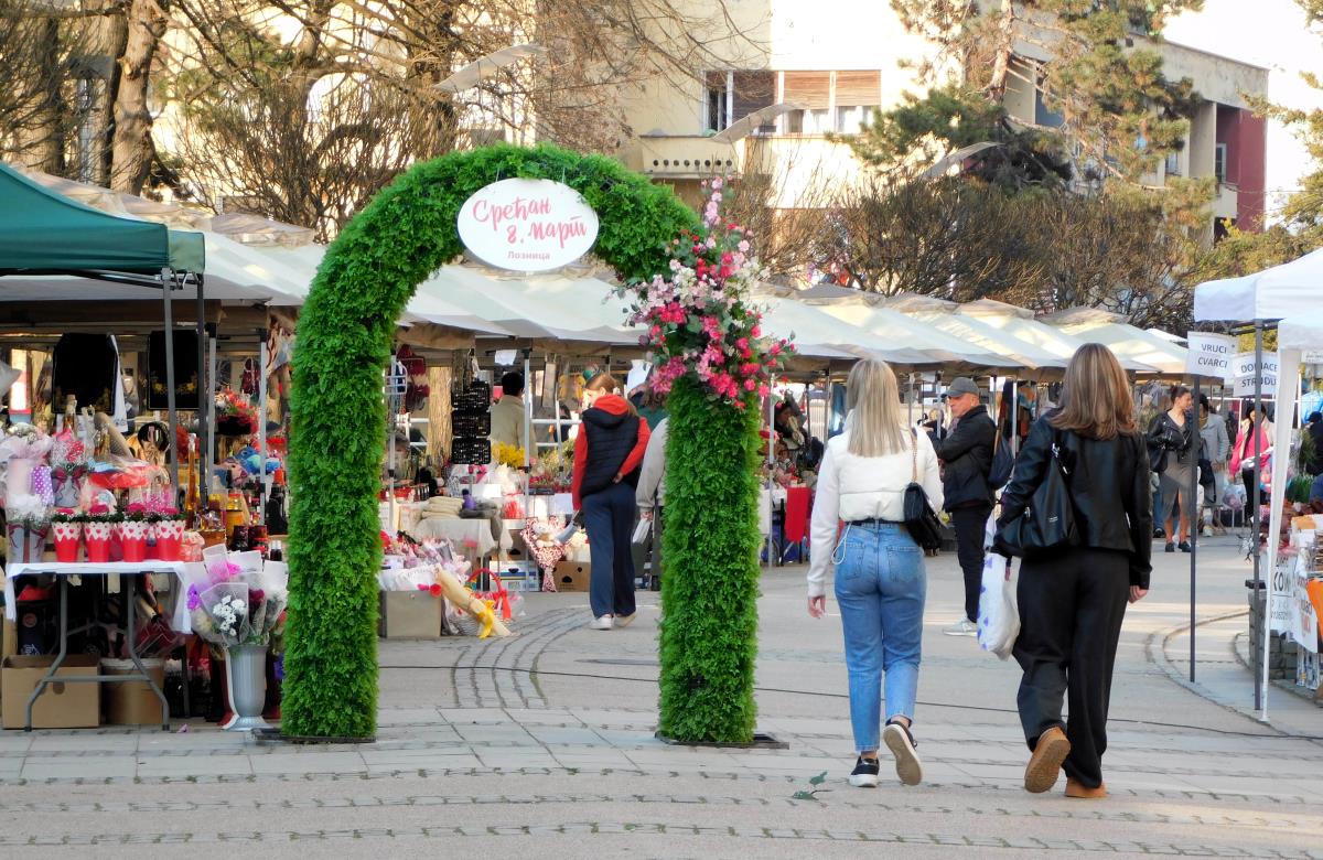 LOZNICA - Na šetalištu.JPG
