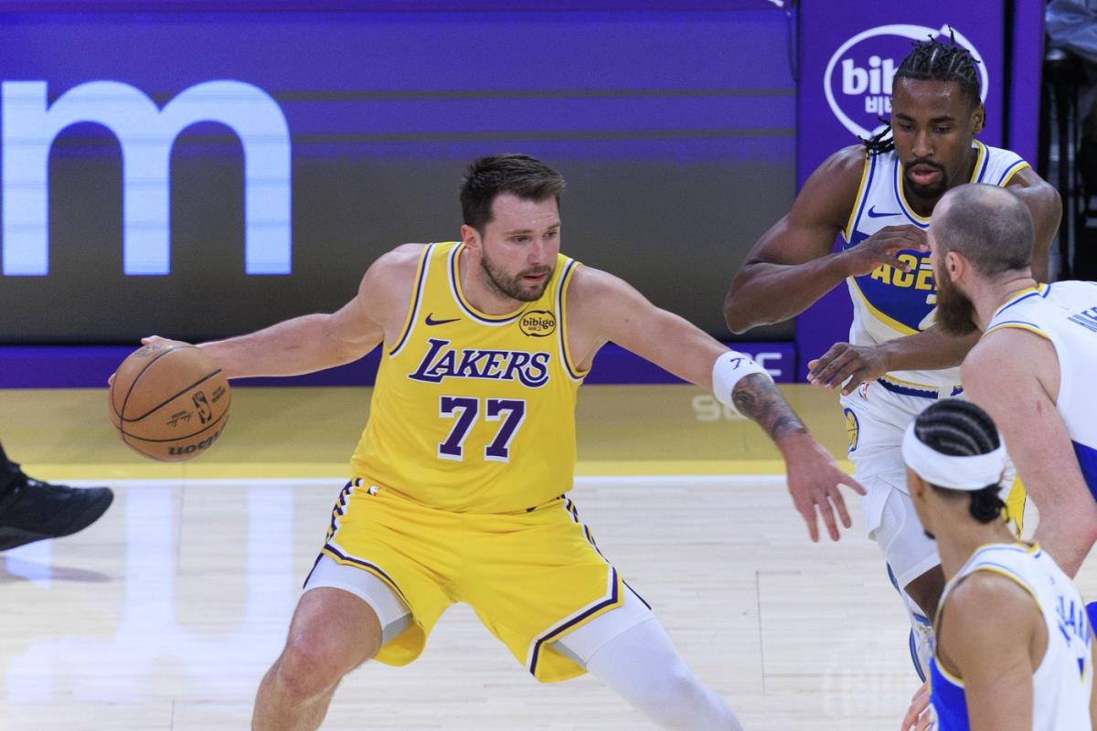 Luka Dončić na meču Los Anđeles Lejkers - Indijana Pejsers