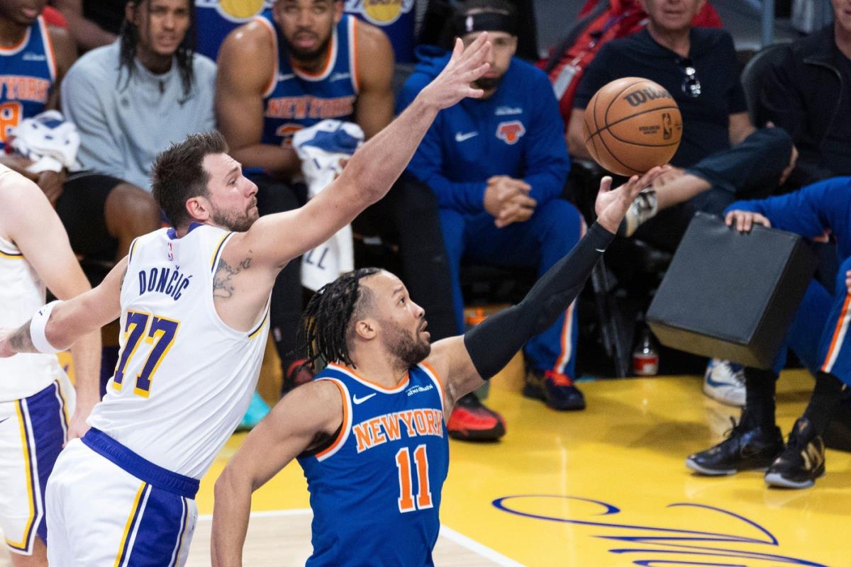 Luka Dončić na meču Los Anđeles Lejkersi - Njujork Niksi