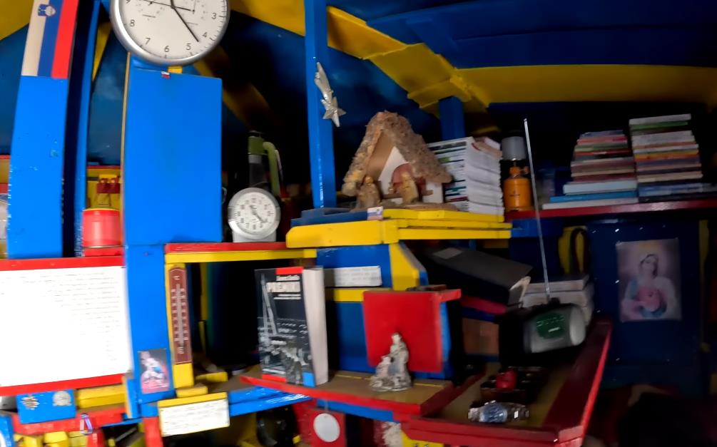 Planinski bivak na Zapadnoj triglavskoj visoravni u Sloveniji na 2.530 metara nadmorske visine (4).PNG