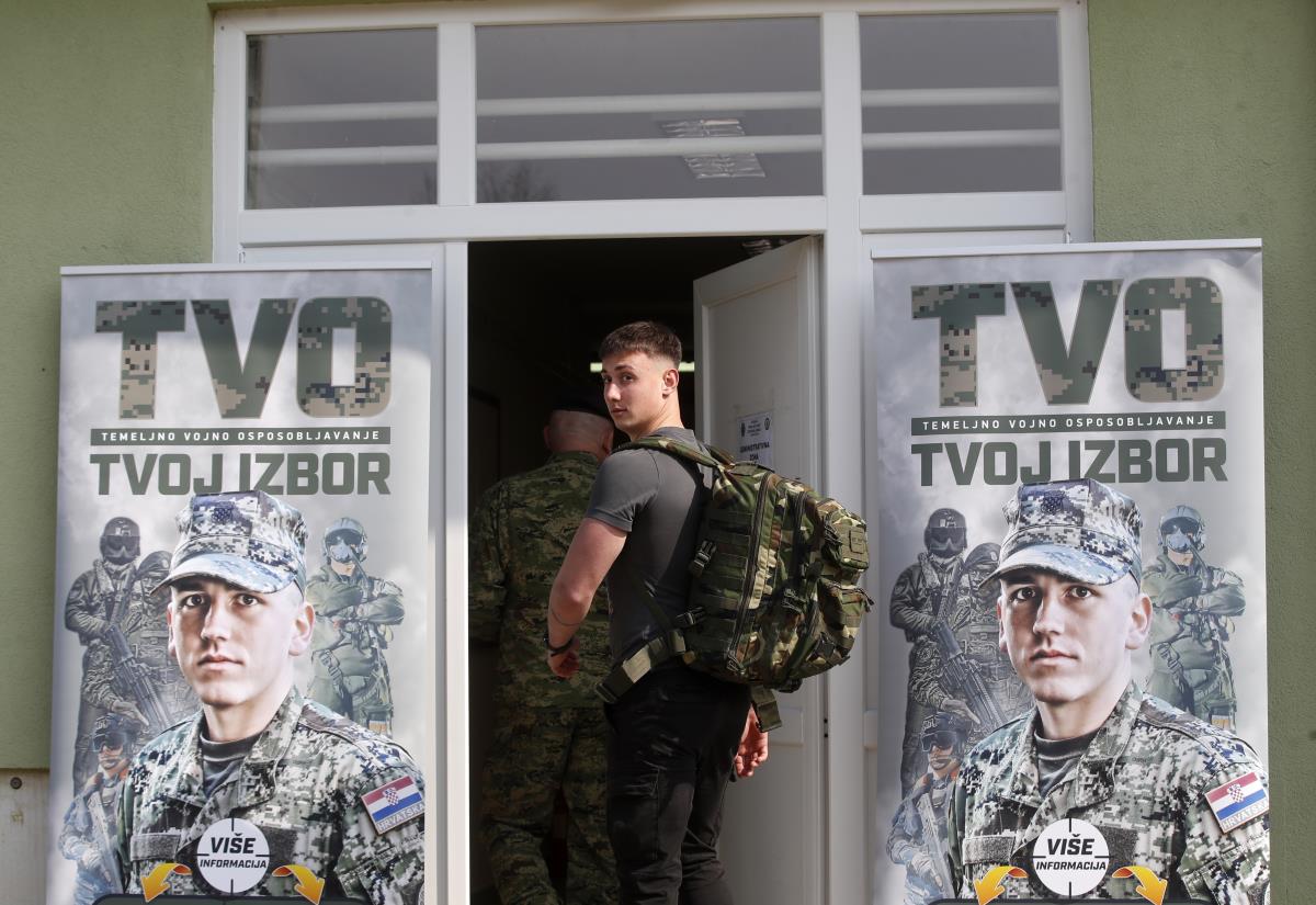 Hrvatska09 EPA Antonio Bat.jpg