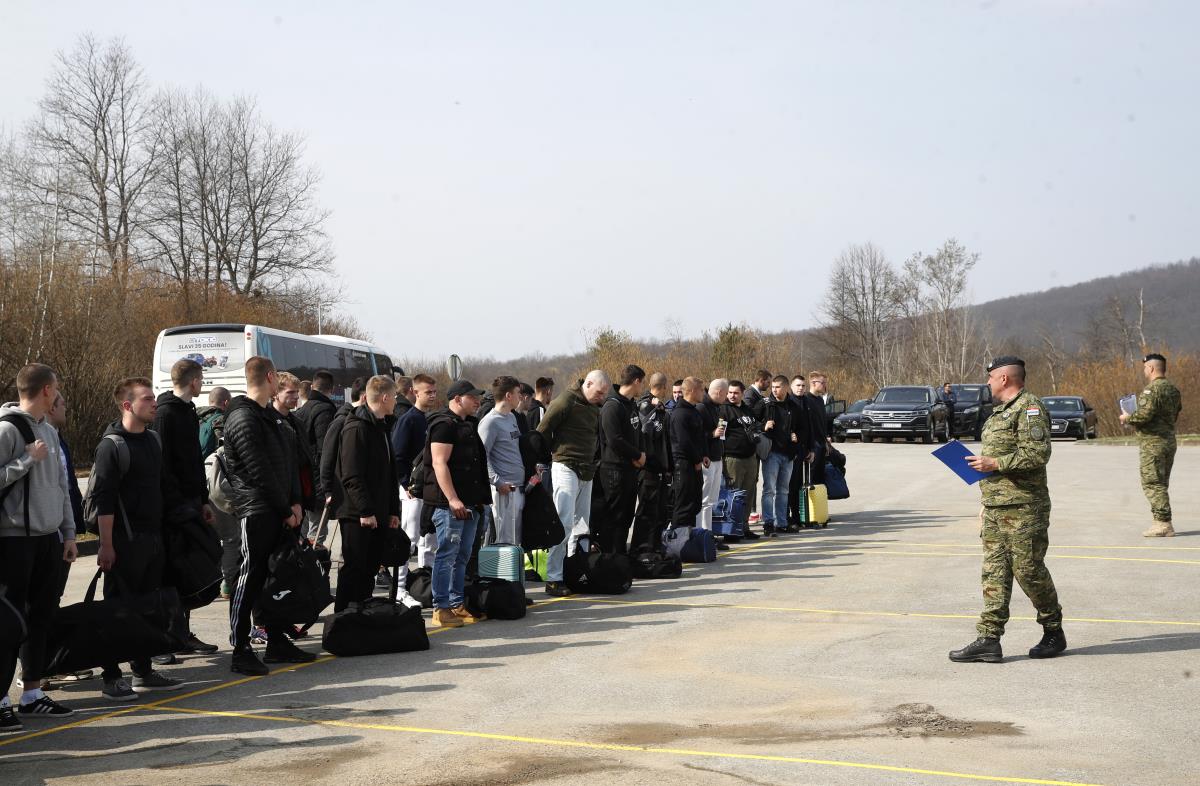 Hrvatska01 EPA Antonio Bat.jpg