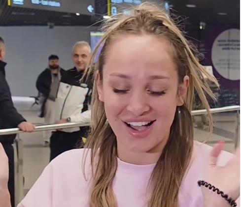 "KARTE SMO PLATILI 6.000 €" Luna Đogani i Marko Miljković stigli u Beograd - besni na agenciju: Slali su nas tamo gde padaju bombe