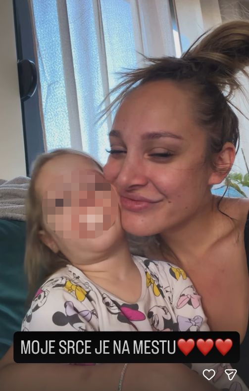 "VRATILO MI SE DETE" Emotivno u domu Lune Đogani - odmah uletela u zagrljaj Anabeli i ćerki: Sad je srce na mestu (FOTO)