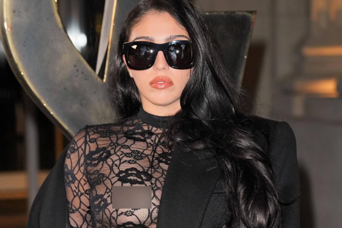 Lurd Leon u providnoj haljini tokom Nedelje mode u Parizu.