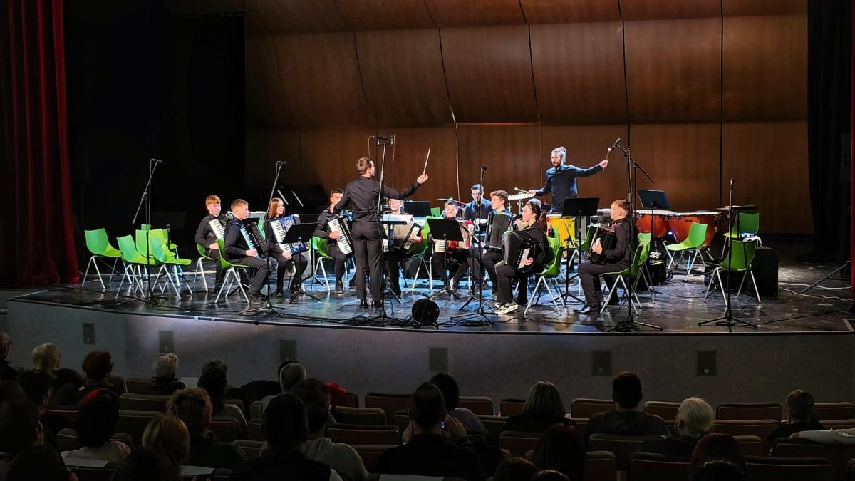 01 Antonin Dvořák – Slovenska igra op. 46 br. 8(3) (1).jpg