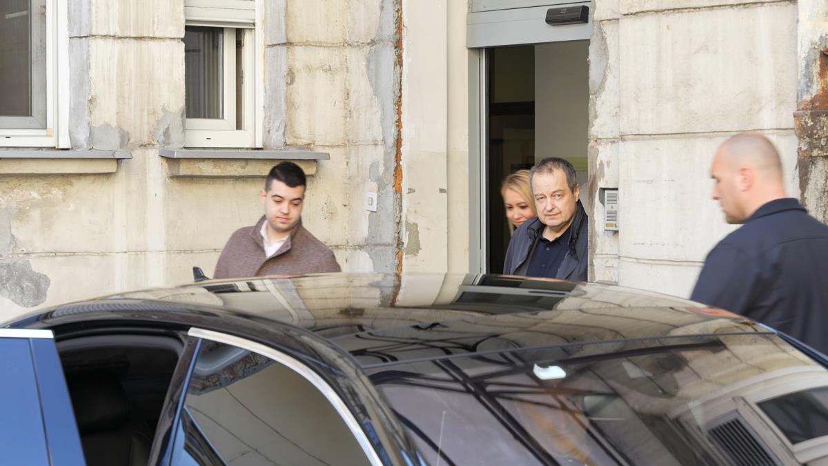 1773153962Dačić izašao iz bolnice - Foto -MUP Srbije - Printscreen (1).jpg