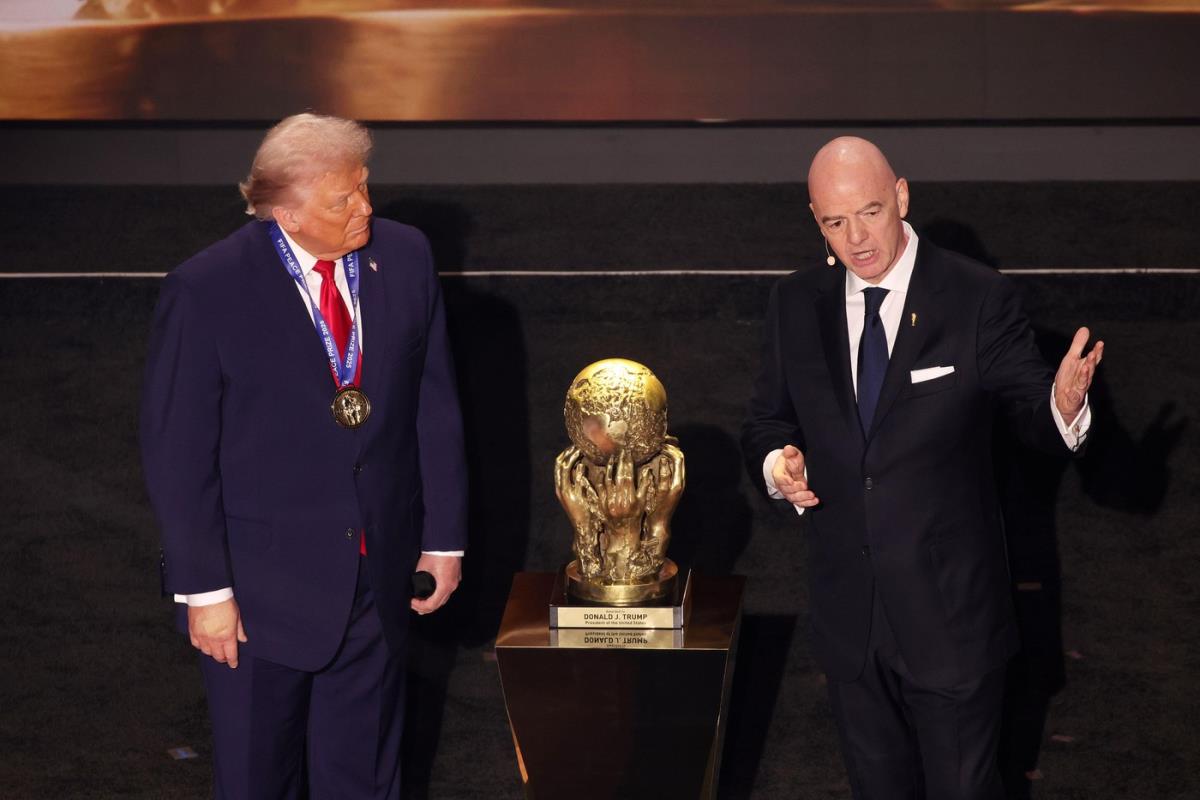 Donald Tramp i Đani Infantino