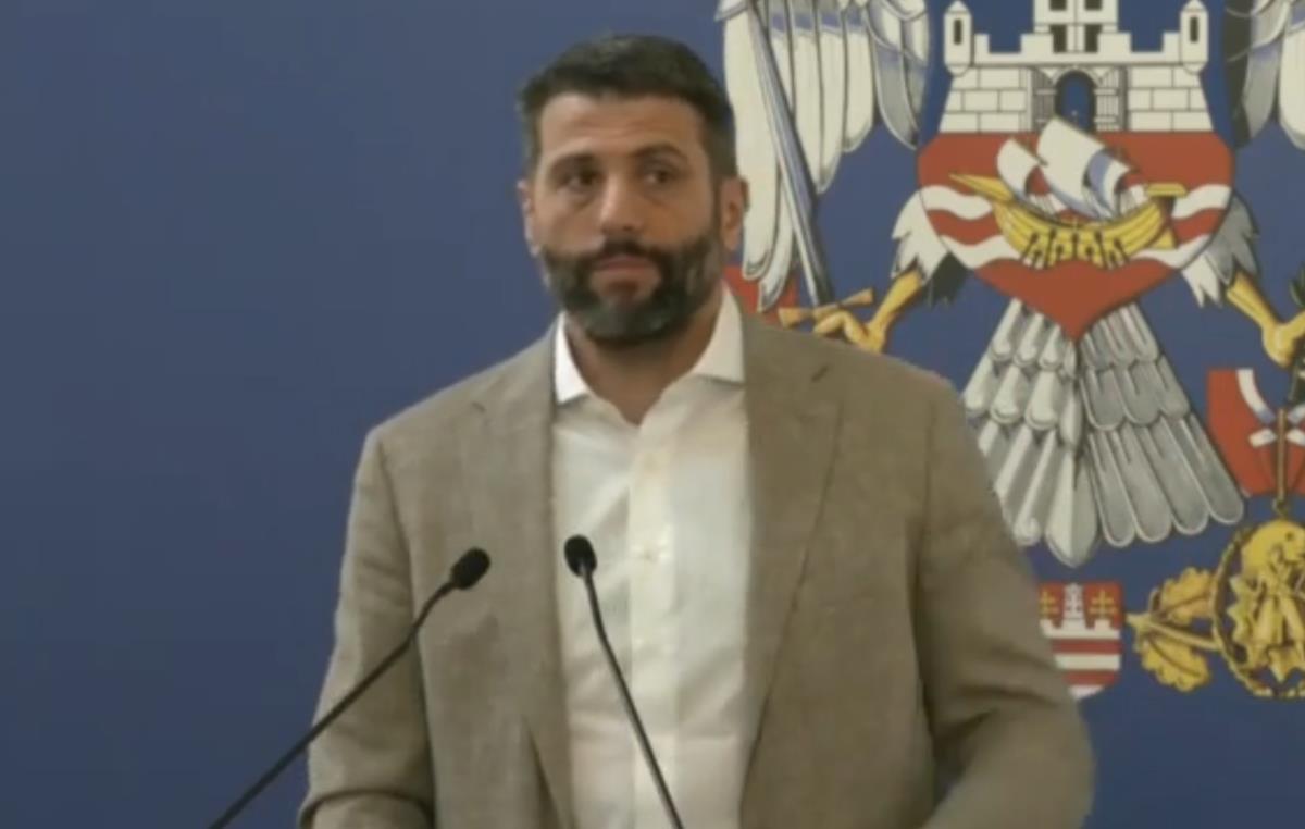 Aleksandar Šapić (4).png