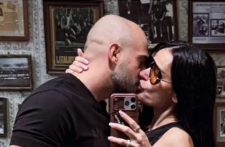 DOK BORA PRIČA O ODNOSU S NJOM, ONA POKAZALA DEČKA! Indi objavila slikom sa partnerom: Kršan, ćelav i istetoviran