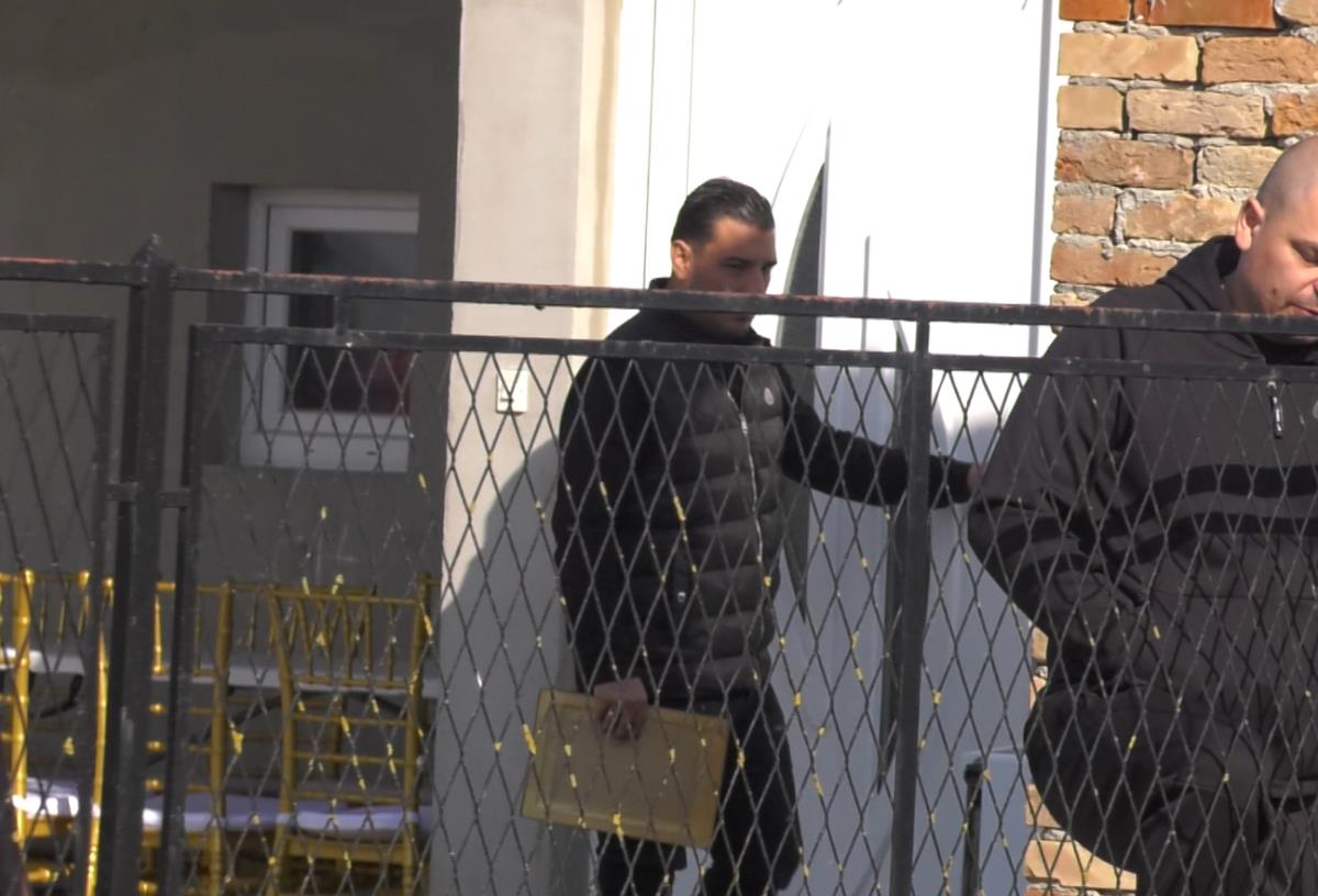 2026-03-12 11_24_35-darko lazic.mxf - VLC media player.png