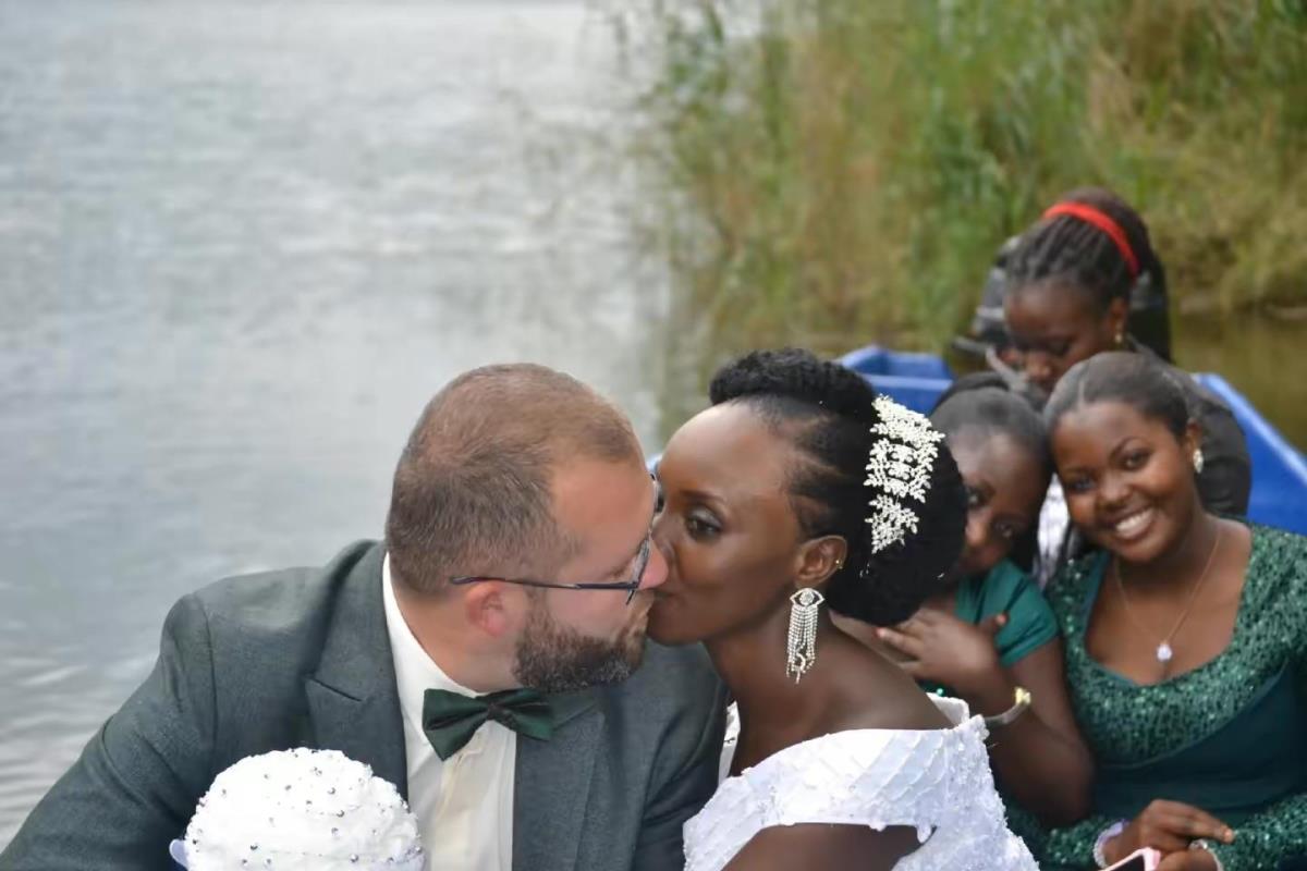 Srđan i Dafina - venčanje u Ugandi 4.jpg
