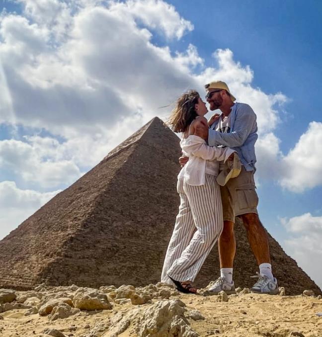 Glumac Vahidin Prelić u vezi sa 23 godine mlađom Bojanom (2).png